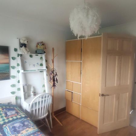 Single Bedroom In Quiet Neighbourhood Glasgow Kültér fotó