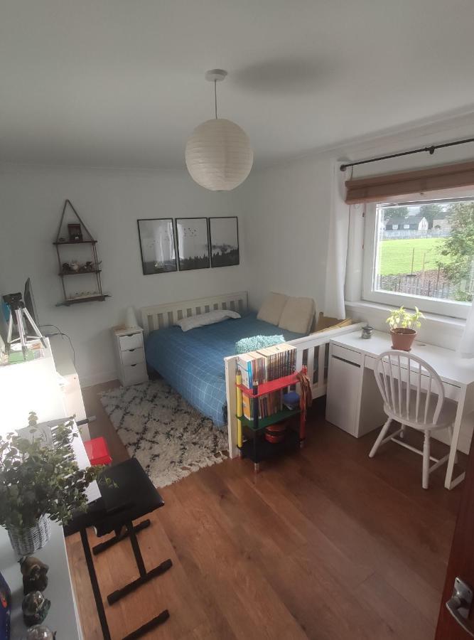 Single Bedroom In Quiet Neighbourhood Glasgow Kültér fotó